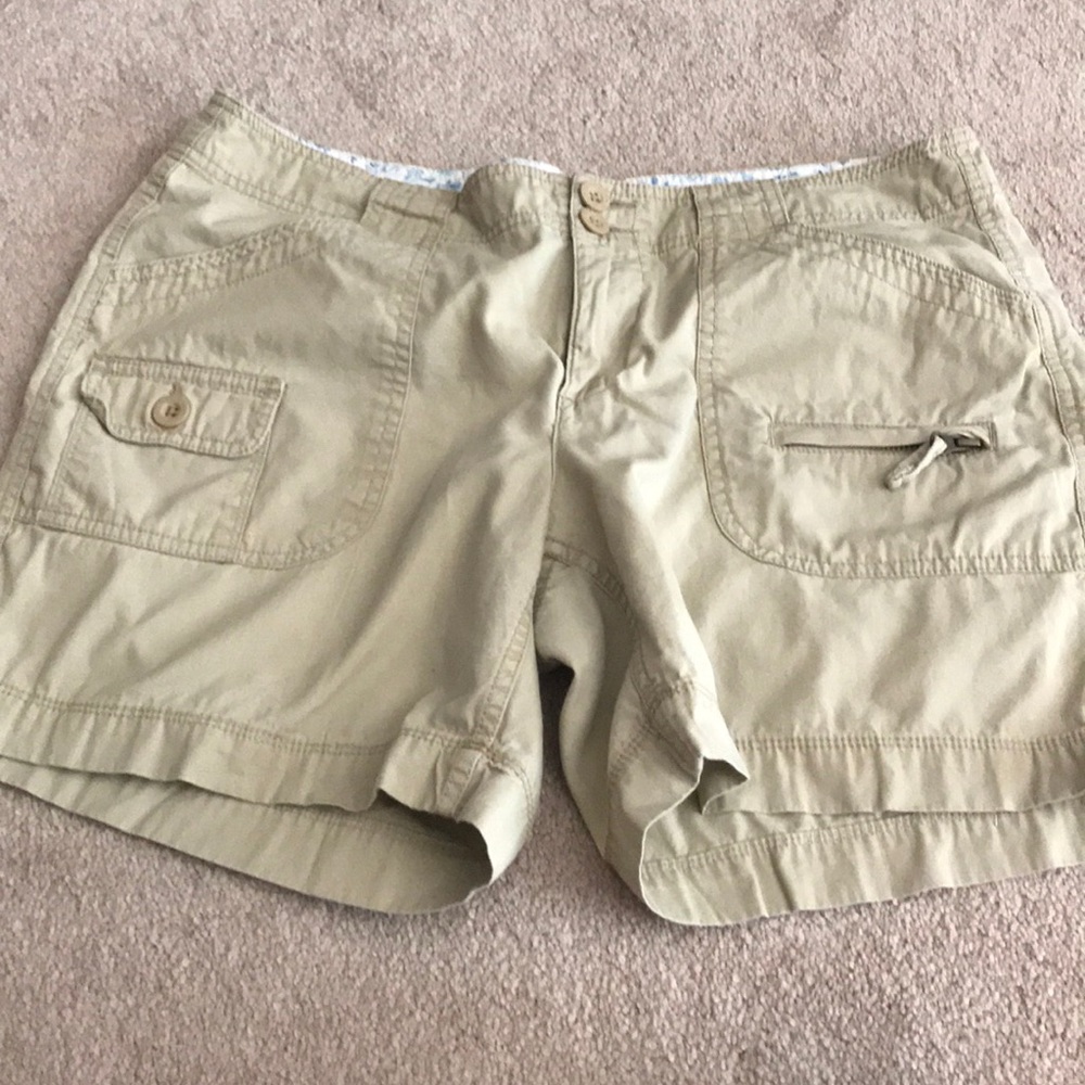 Natural reflection shorts